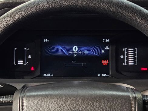 Certified 2025 Toyota Tacoma SR5 AWD/4WD image 15