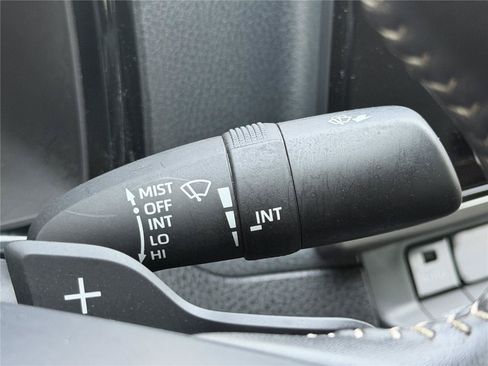 Used 2025 Toyota Camry SE AWD/4WD image 18