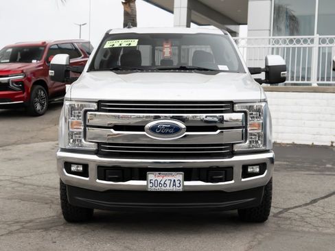 Used 2019 Ford F350 Lariat image 3