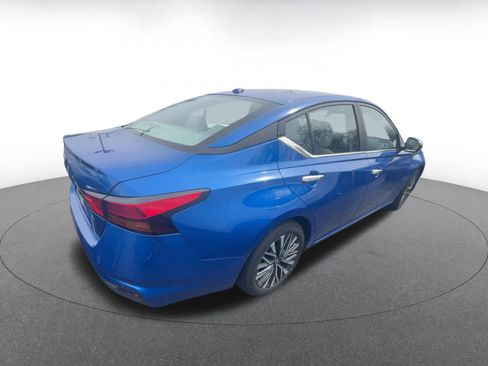 Used 2025 Nissan Altima 2.5 SV image 9