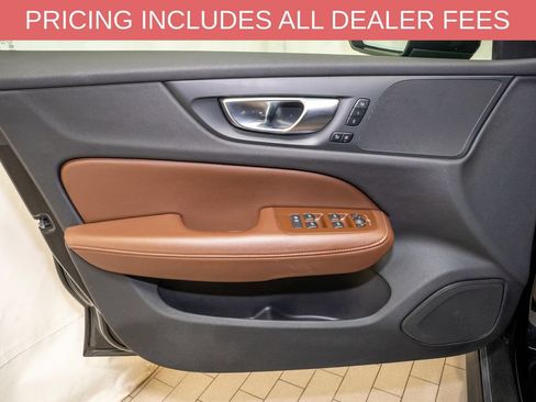 Used 2025 Volvo V60 B5 Cross Country Plus AWD/4WD image 13