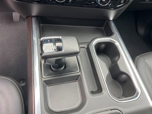 Used 2022 GMC Sierra 1500 SLT w/ SLT Premium Plus Package image 17