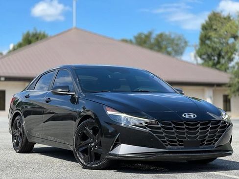 Used 2021 Hyundai Elantra SEL w/ Convenience + Premium Package FWD image 3