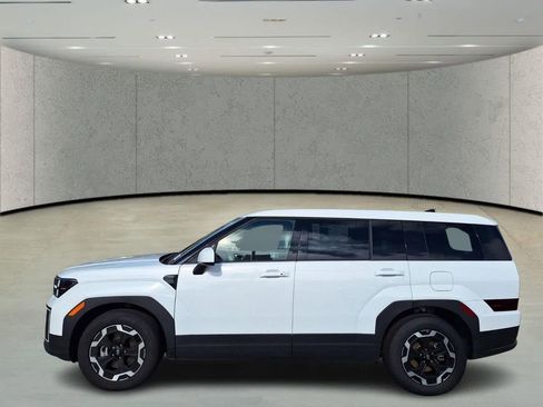 Used 2024 Hyundai Santa Fe SE image 2