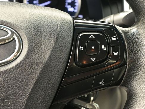 Used 2016 Toyota Camry LE image 23