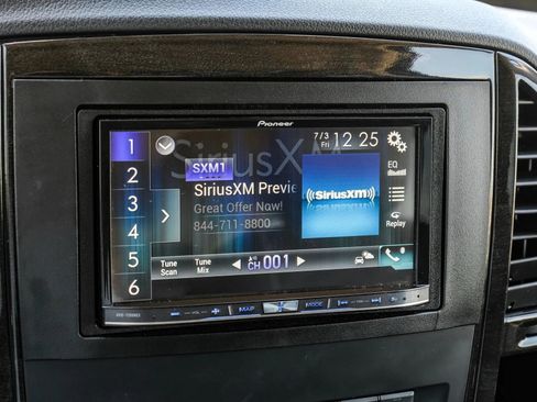 Used 2020 Mercedes-Benz Metris Passenger image 36