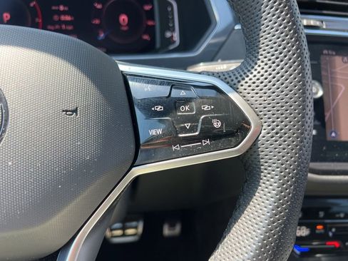 Used 2024 Volkswagen Tiguan SEL R-Line image 17