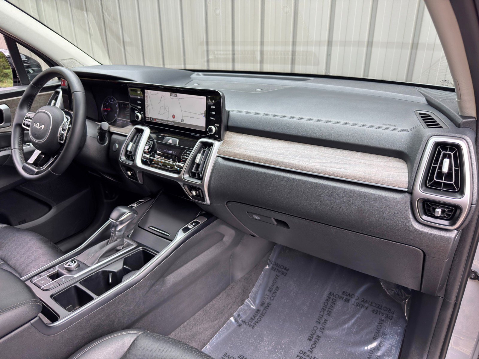 Used 2022 Kia Sorento EX w/ Panoramic Sunroof Package FWD image 14