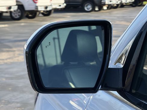 Used 2023 Ford Expedition Max XLT image 13