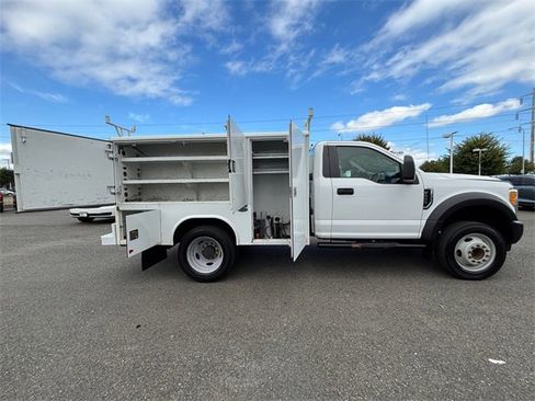 Used 2017 Ford F550 2WD Regular Cab Super Duty image 34