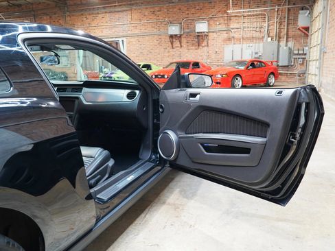 Used 2010 Ford Mustang Shelby GT500 RWD image 45