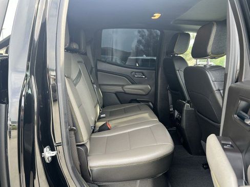 Used 2025 Chevrolet Colorado ZR2 w/ Midnight Edition image 28