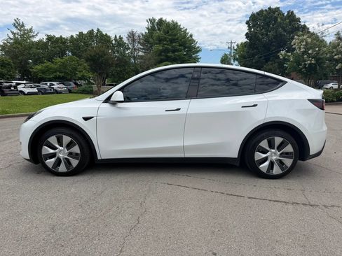 Used 2023 Tesla Model Y Long Range AWD/4WD image 8