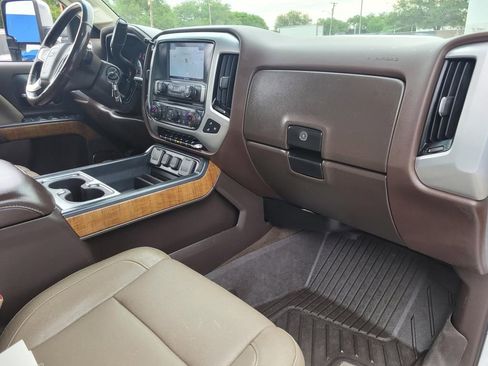 Used 2017 GMC Sierra 3500 SLT w/ Duramax Plus Package AWD/4WD image 7