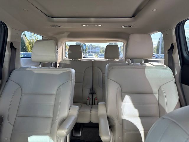 Used 2019 GMC Acadia Denali w/ Technology Package FWD image 10