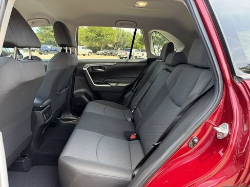 Used 2022 Toyota RAV4 XLE FWD image 26
