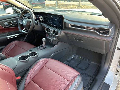 Used 2025 Ford Mustang GT Premium image 43