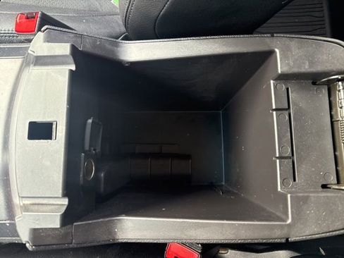 Used 2018 Ford Explorer XLT image 22