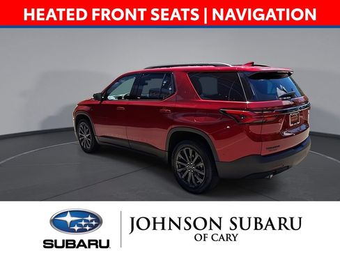 Used 2023 Chevrolet Traverse RS FWD image 2