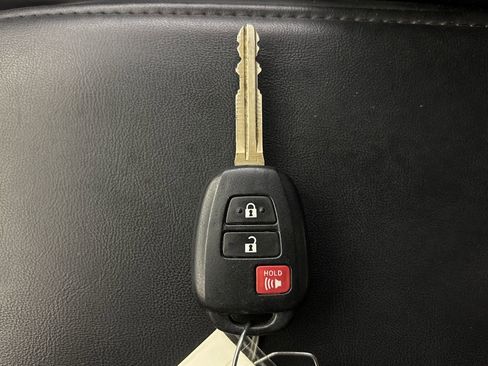 Used 2017 Toyota Tacoma SR5 w/ Tow Package image 32