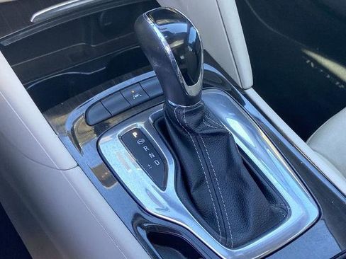 Used 2018 Buick Regal Essence w/ Driver Confidence Package #1 image 12