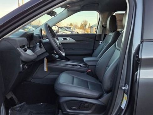 New 2026 Ford Explorer Active w/ Active Comfort Package image 6