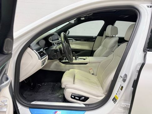 Used 2022 BMW 750i xDrive 750i xDrive w/ Executive Package image 35