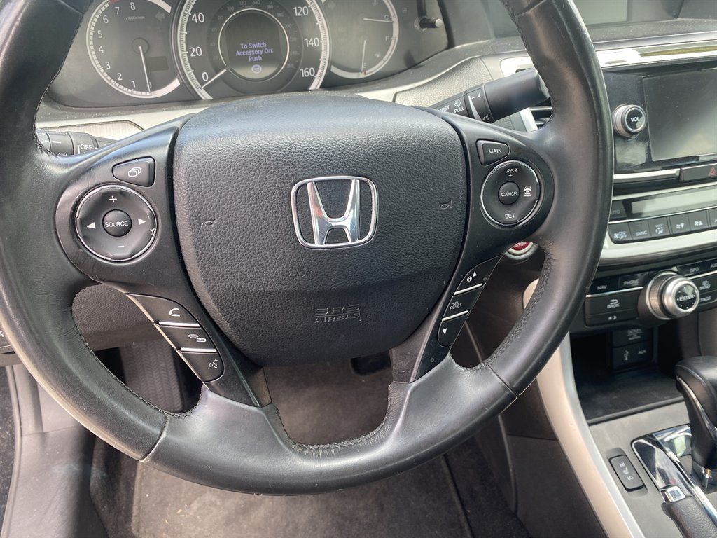 Used 2015 Honda Accord Touring image 18
