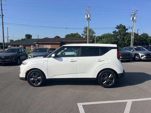 Used 2021 Kia Soul S FWD image 2