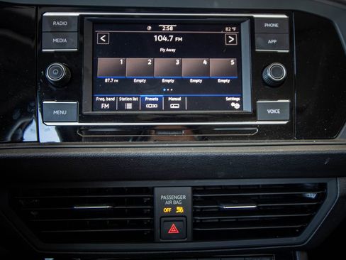 Used 2021 Volkswagen Jetta SE w/ SE Cold Weather Package image 39