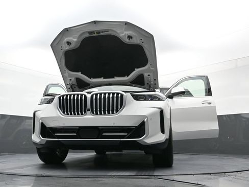New 2026 BMW X5 xDrive50e AWD/4WD image 40