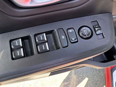 Used 2025 Honda Pilot EX-L image 9