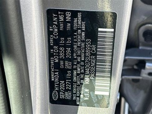 Certified 2025 Hyundai Elantra Sport image 28