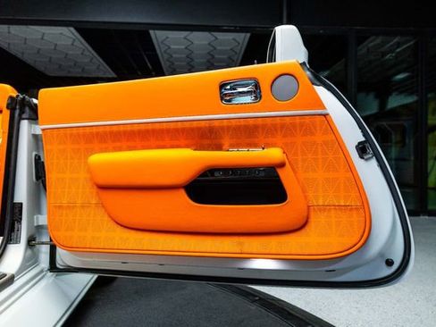 Used 2020 Rolls-Royce Dawn RWD image 15