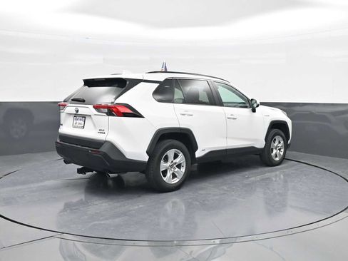 Used 2021 Toyota RAV4 XLE w/ Convenience Package image 8
