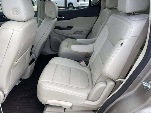 Certified 2022 GMC Acadia Denali w/ Denali Ultimate Package AWD/4WD image 10