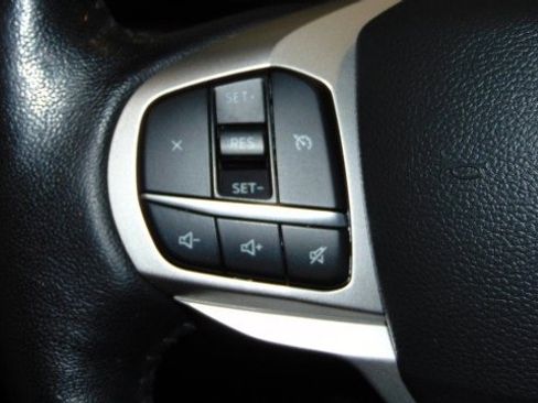 Used 2022 Ford Explorer XLT w/ Equipment Group 202A image 26