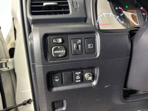 Used 2021 Toyota 4Runner SR5 AWD/4WD image 17