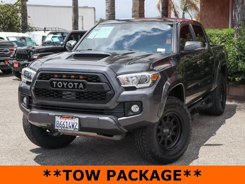 Used 2019 Toyota Tacoma TRD Sport AWD/4WD image 4