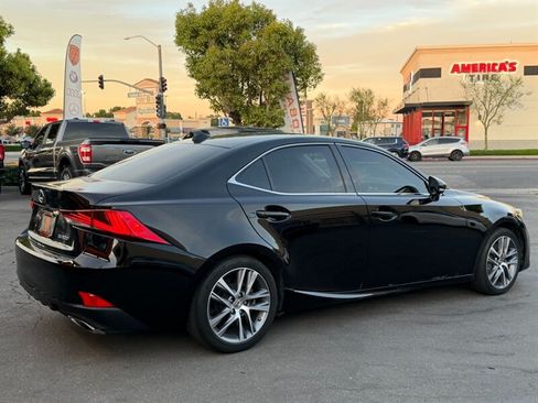 Used 2018 Lexus IS 300 RWD image 17