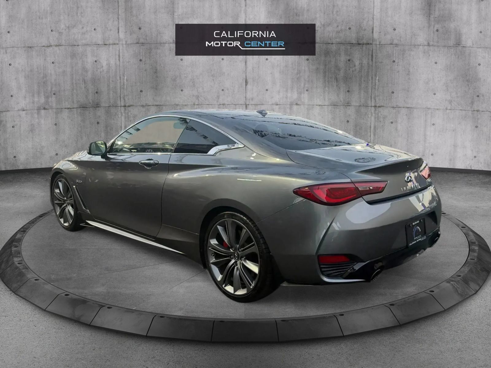 Used 2018 INFINITI Q60 Red Sport 400 w/ Sensory Package 3.0T Sport RWD image 7