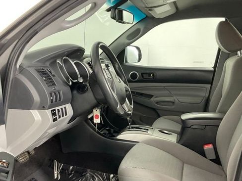 Used 2013 Toyota Tacoma PreRunner w/ SR5 Pkg RWD image 10