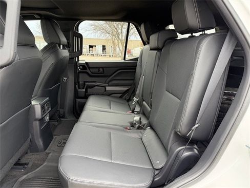 Certified 2025 Toyota 4Runner TRD Off-Road Premium image 31