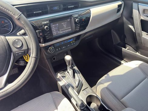 Used 2016 Toyota Corolla LE FWD image 18