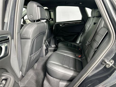 Certified 2026 Porsche Macan AWD/4WD image 26