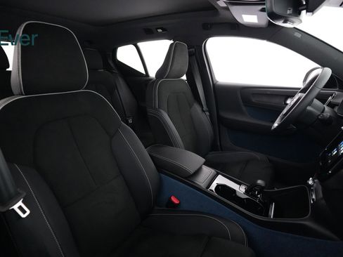 Used 2023 Volvo XC40 Recharge Ultimate w/ Protection Package Premier image 22