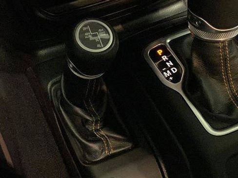 Used 2022 Jeep Wrangler Unlimited Sahara image 37