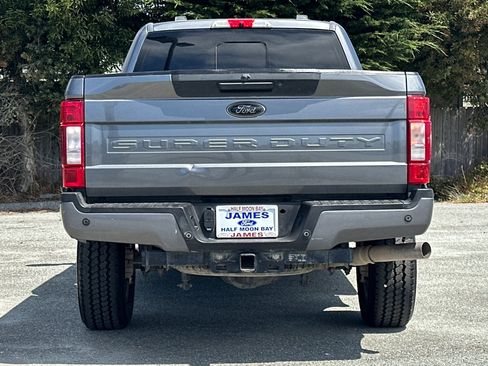 Used 2022 Ford F250 XLT w/ Black Appearance Package AWD/4WD image 4