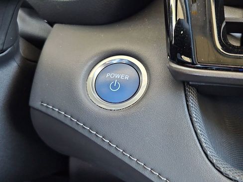 Used 2021 Toyota Highlander Limited image 17