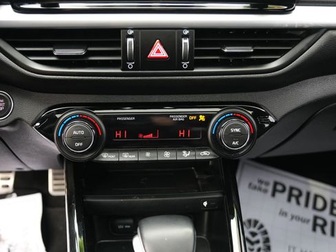 Used 2022 Kia Forte GT-Line w/ GT-Line Premium Package image 28